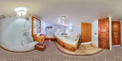 DOUBLE ROOM
