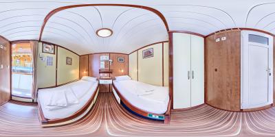 TWIN ROOM (Middle Deck)