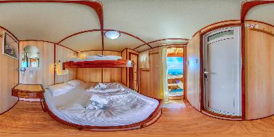 TRIPLE CABIN