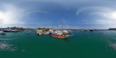MARINA ZEAS - PIRAEUS