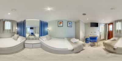 TWIN CABIN UPPER DECK
